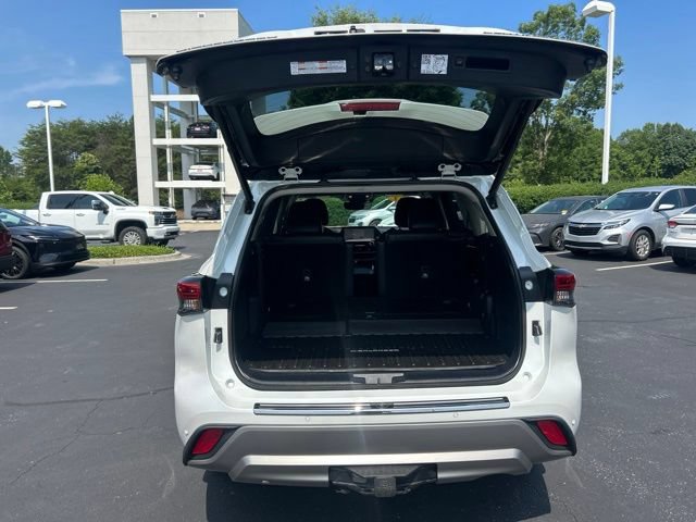 Used 2023 Toyota Highlander Platinum AWD/4WD image 9