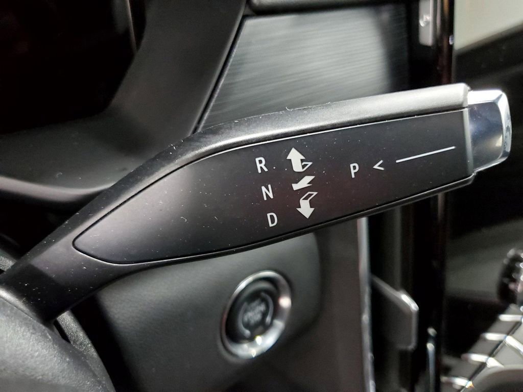 Used 2025 GMC Acadia Elevation image 32