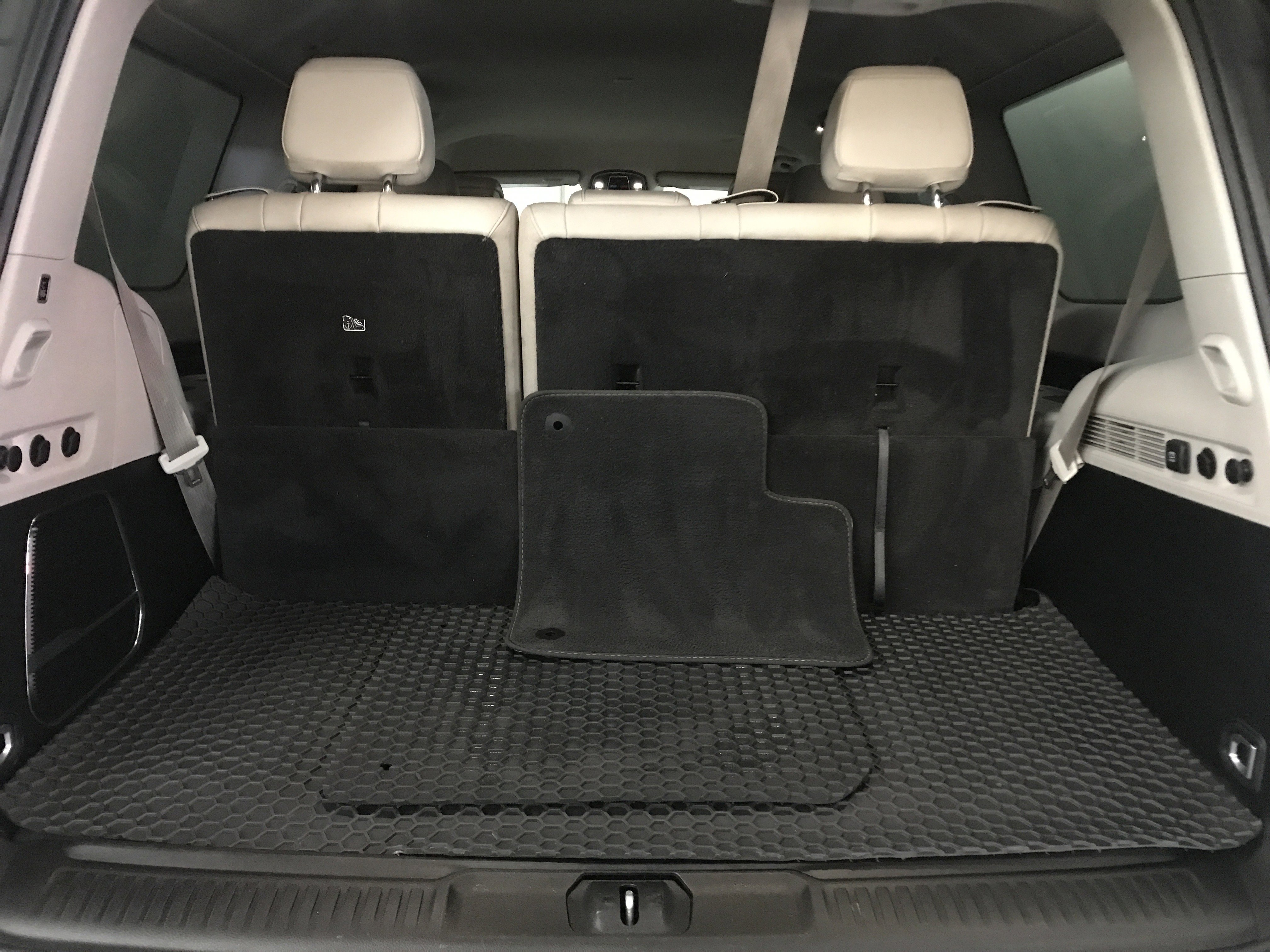 Used 2023 Jeep Wagoneer 2WD w/ Convenience Group I image 14