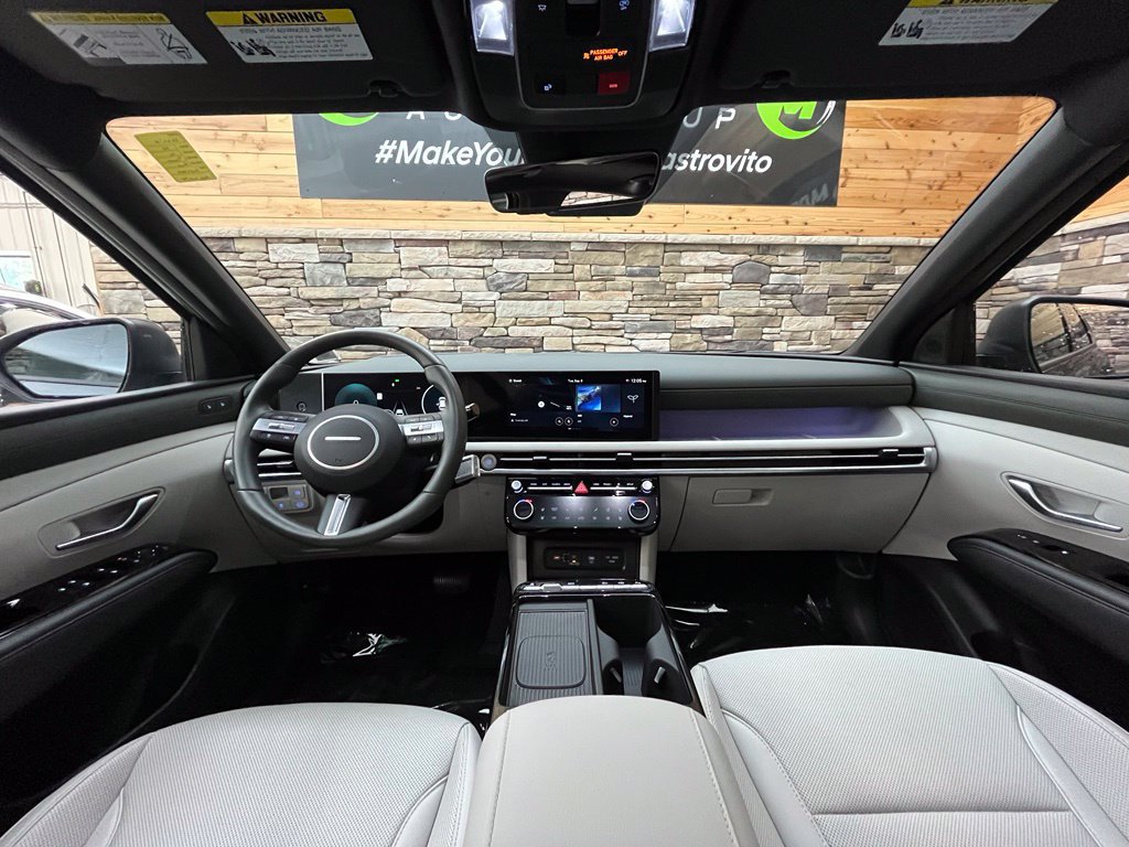 Used 2025 Hyundai Tucson Limited AWD/4WD image 30