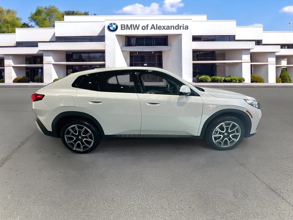 Used 2024 BMW X2 xDrive28i w/ Convenience Package AWD/4WD image 4