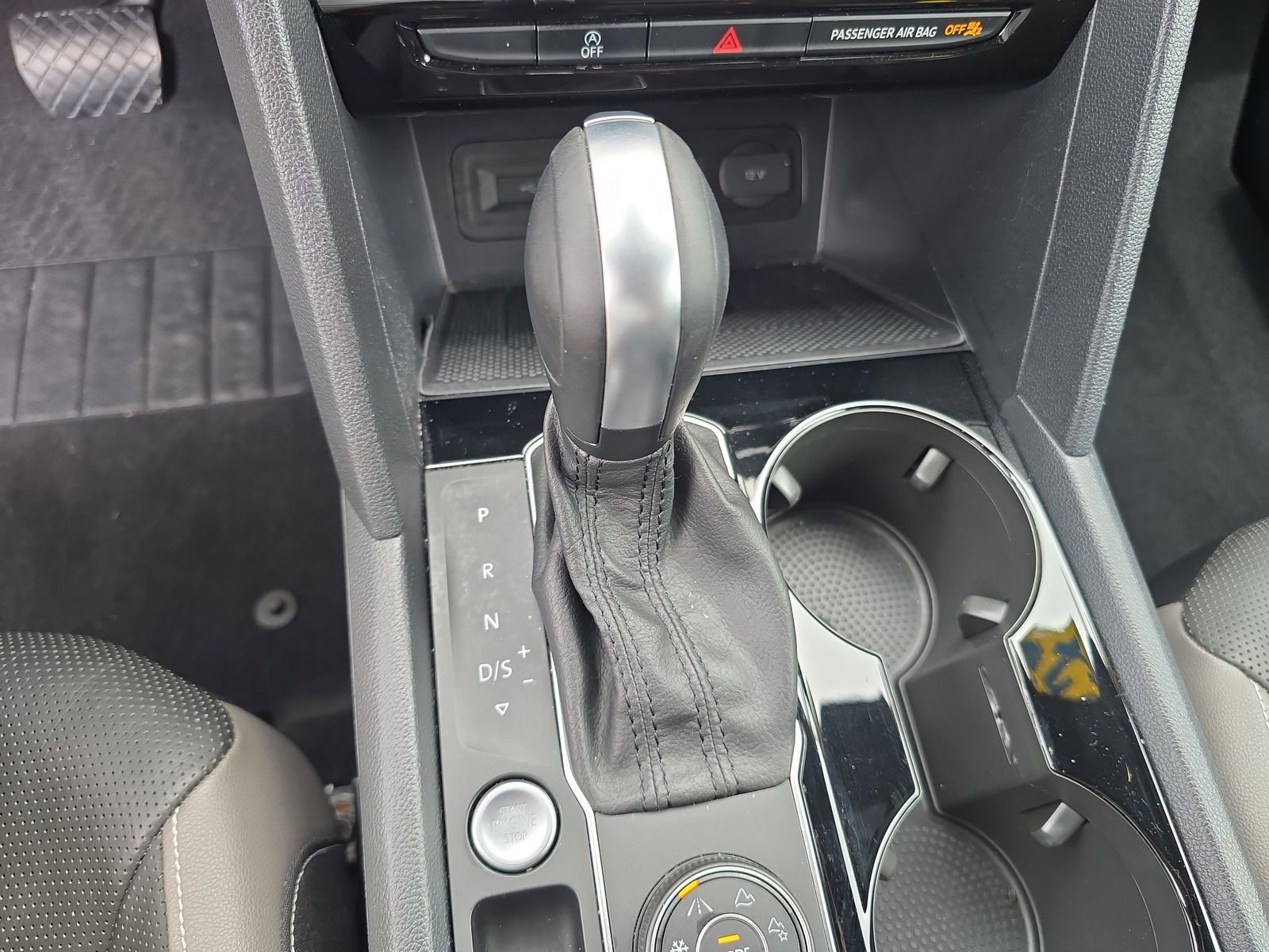 Used 2020 Volkswagen Atlas Cross Sport SEL Premium image 20