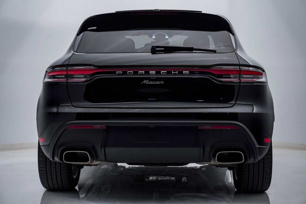 Certified 2025 Porsche Macan image 10