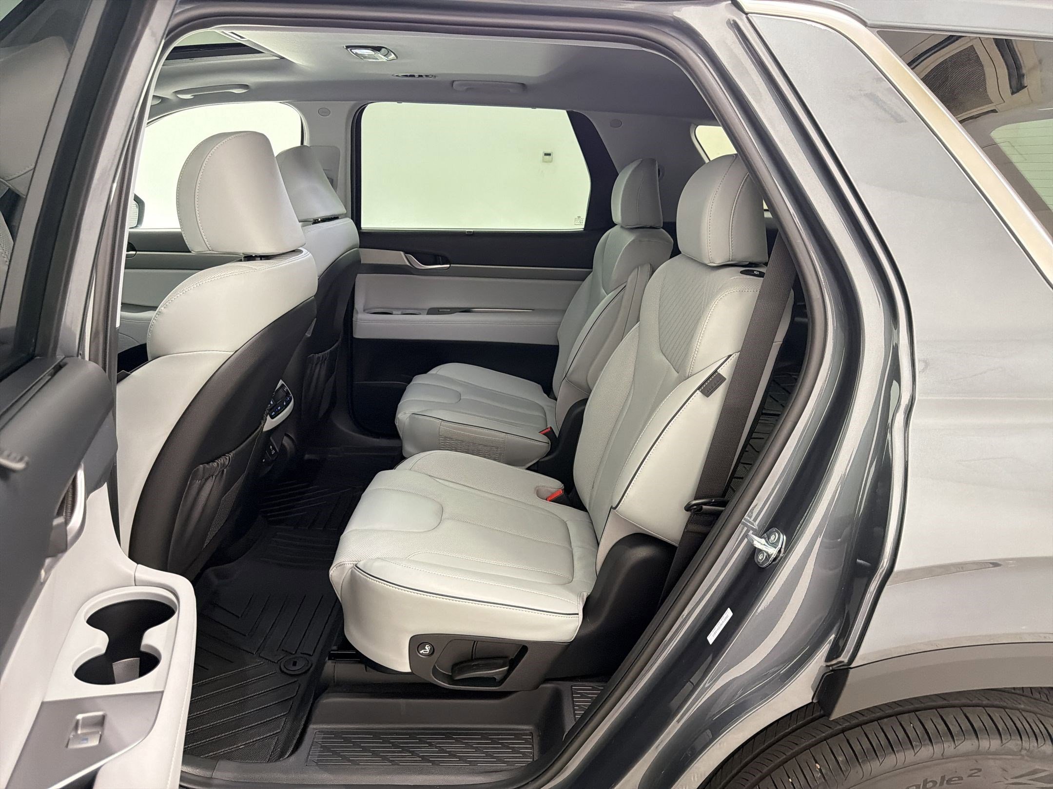 Used 2025 Hyundai Palisade SEL FWD image 13