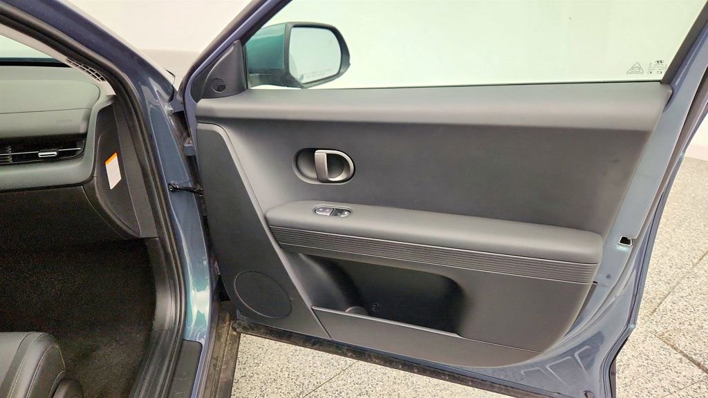 Used 2025 Hyundai Ioniq 5 SEL RWD image 25