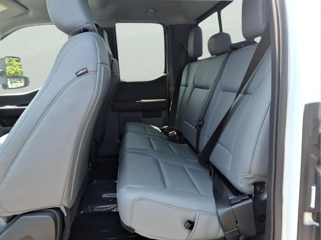 New 2026 Ford F550 4x4 Supercab Super Duty image 24