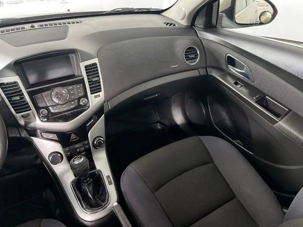 Used 2015 Chevrolet Cruze Eco w/ Enhanced Safety Package image 22