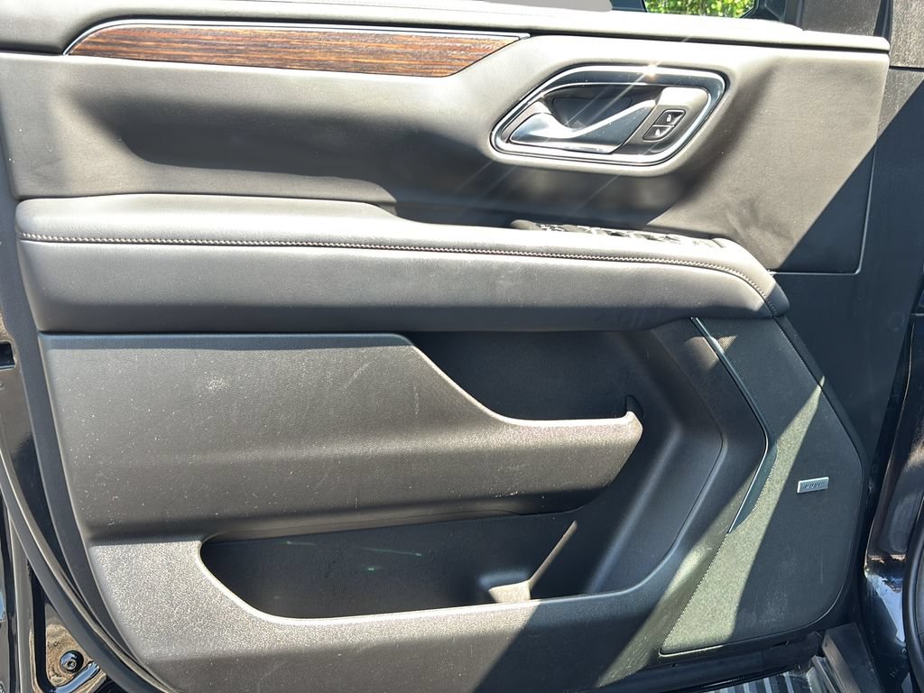Used 2023 Chevrolet Tahoe High Country w/ Advanced Technology Package AWD/4WD image 16