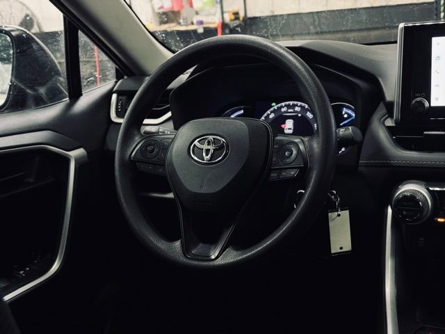 Used 2023 Toyota RAV4 LE image 21