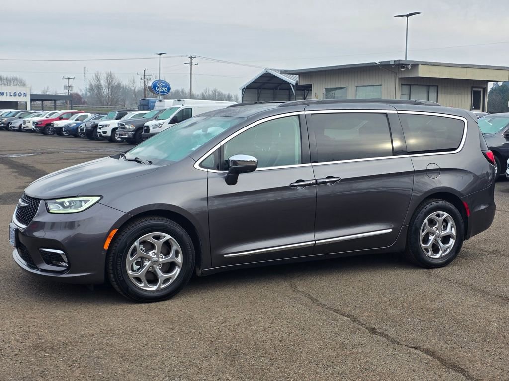 Used 2022 Chrysler Pacifica Limited image 37
