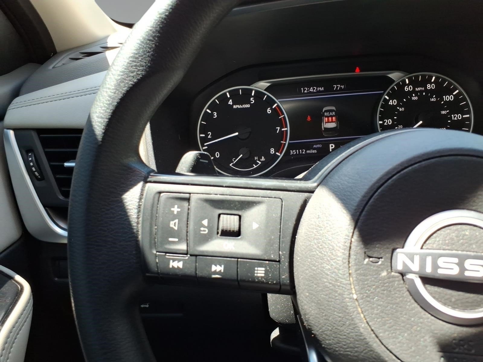 Used 2024 Nissan Rogue SV AWD/4WD image 10