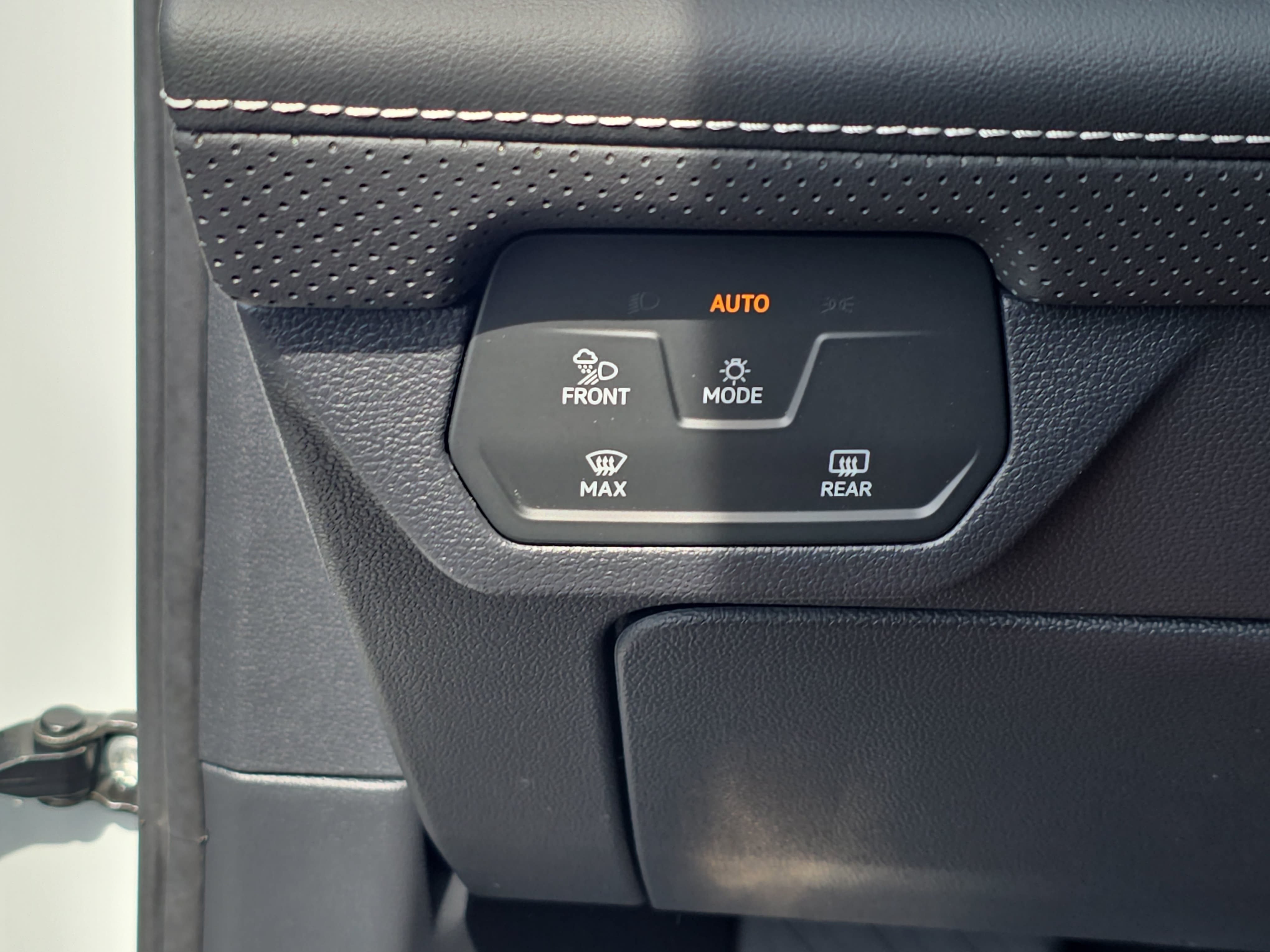 New 2026 Volkswagen Atlas Cross Sport SE AWD/4WD image 26
