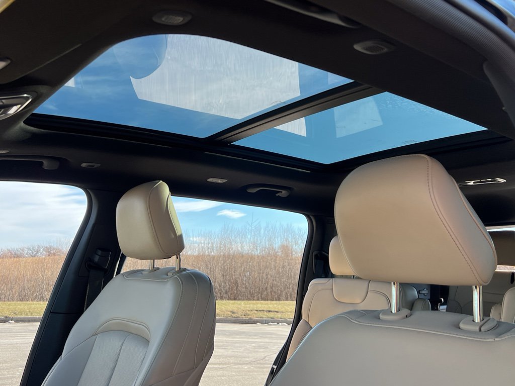 Used 2024 Jeep Grand Cherokee L Limited w/ Luxury Tech Group II image 19