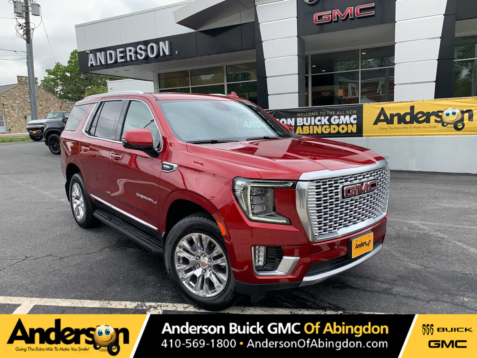Used 2024 GMC Yukon Denali AWD/4WD image 1