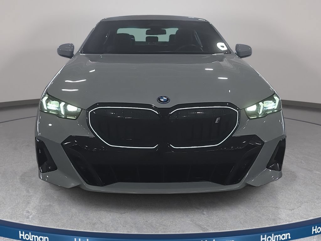 Used 2024 BMW i5 eDrive40i w/ M Sport Package RWD image 2