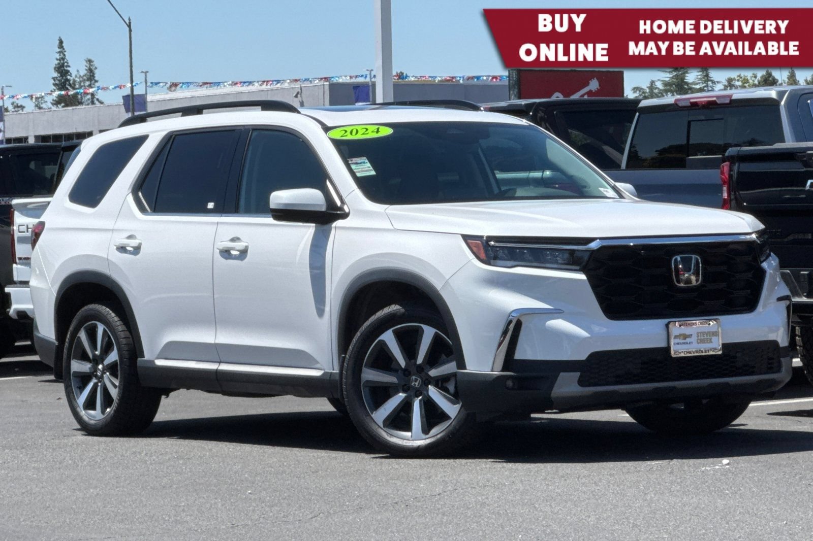 Used 2024 Honda Pilot Touring image 1