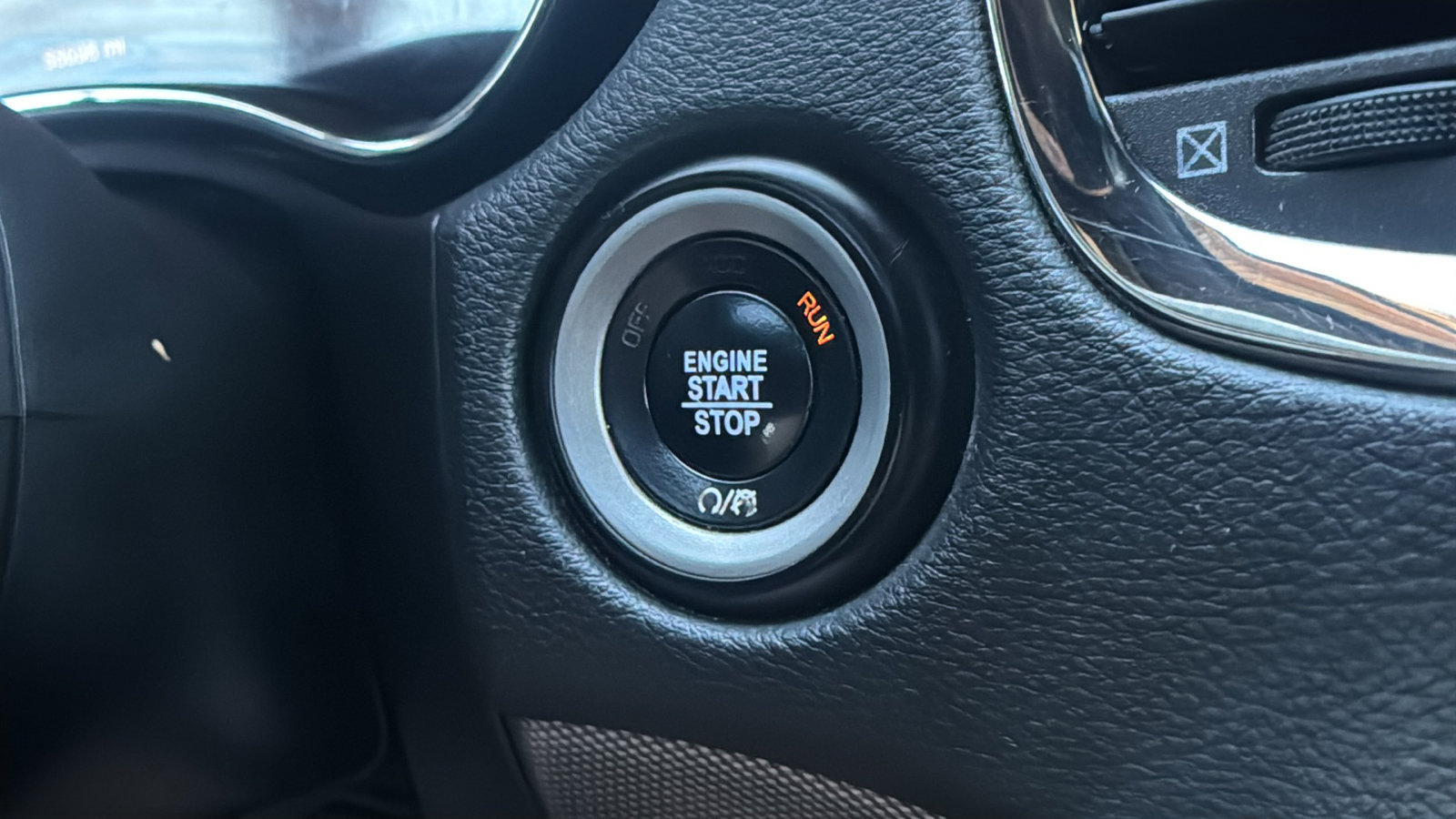 Used 2018 Dodge Durango R/T w/ Technology Group image 37