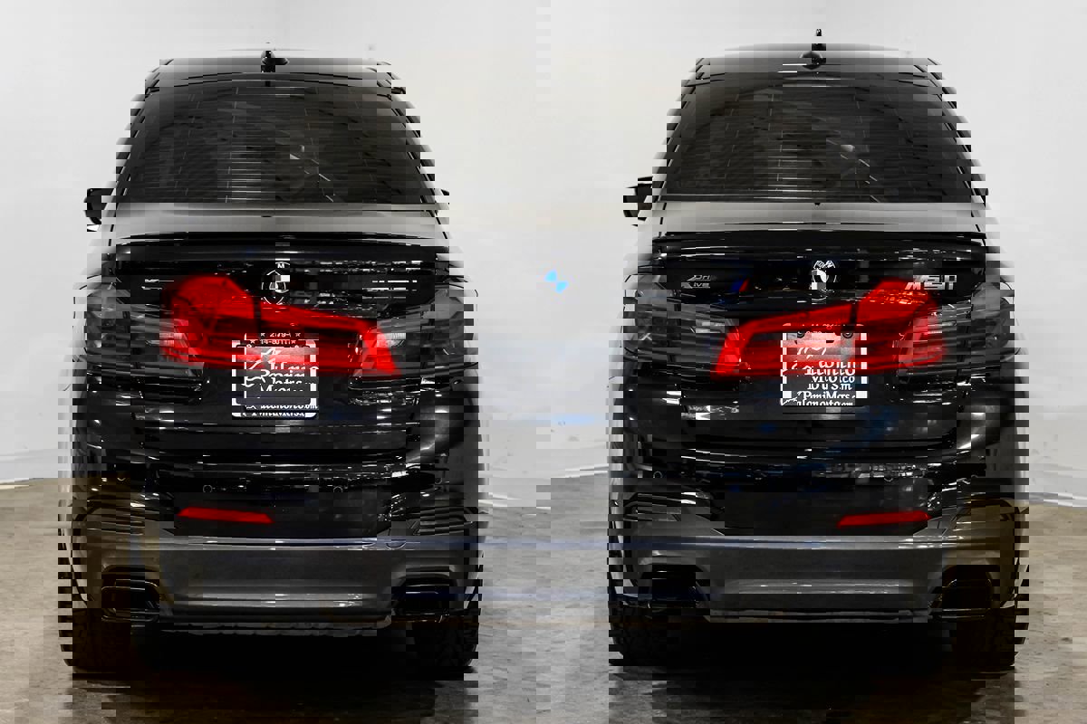 Used 2018 BMW M550i xDrive image 8