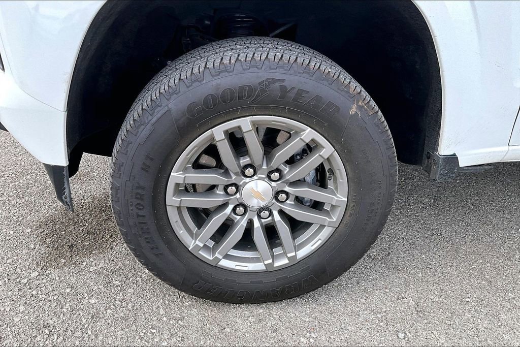 Used 2024 Chevrolet Colorado LT w/ LT Convenience Package image 12