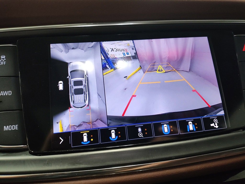 Used 2021 Buick Enclave Avenir w/ Avenir Technology Package image 32