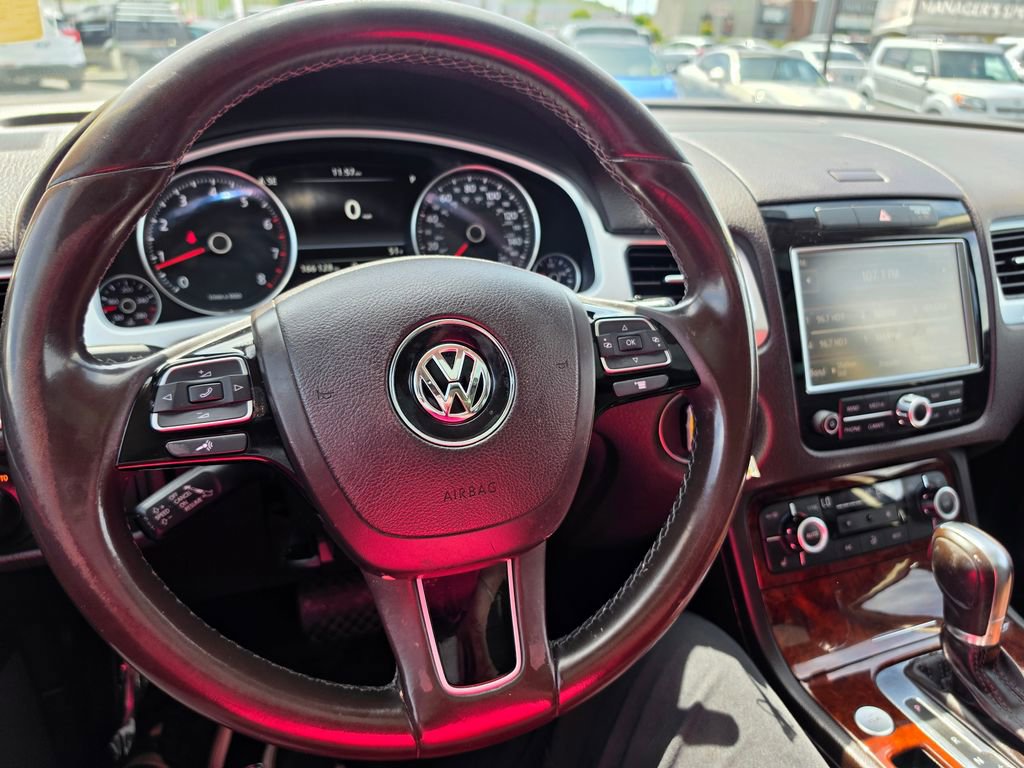 Used 2014 Volkswagen Touareg VR6 AWD/4WD image 18