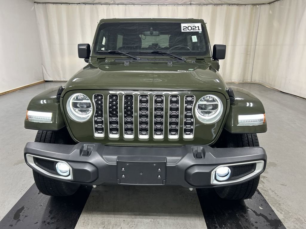 Used 2021 Jeep Wrangler Unlimited Sahara w/ Dual Top Group AWD/4WD image 3