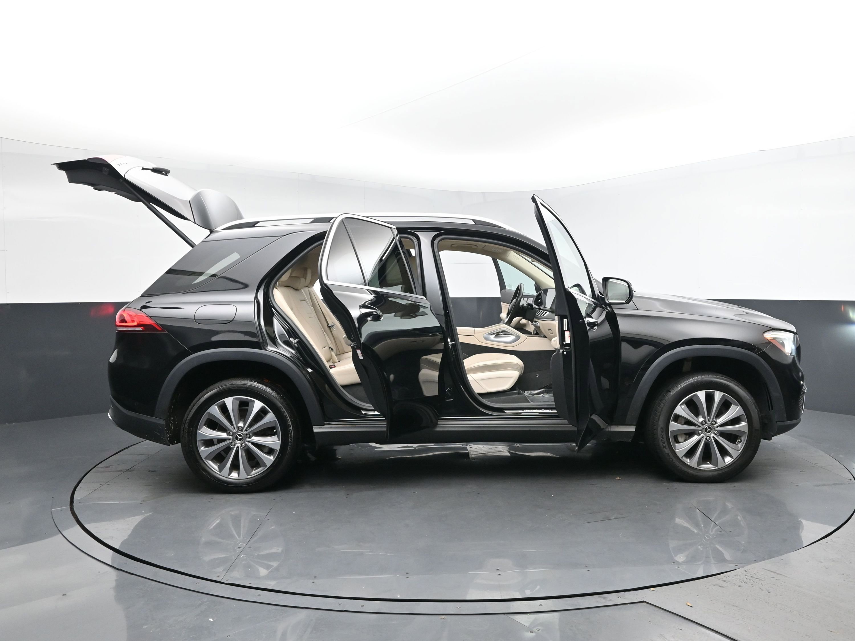 Used 2020 Mercedes-Benz GLE 350 4MATIC image 28