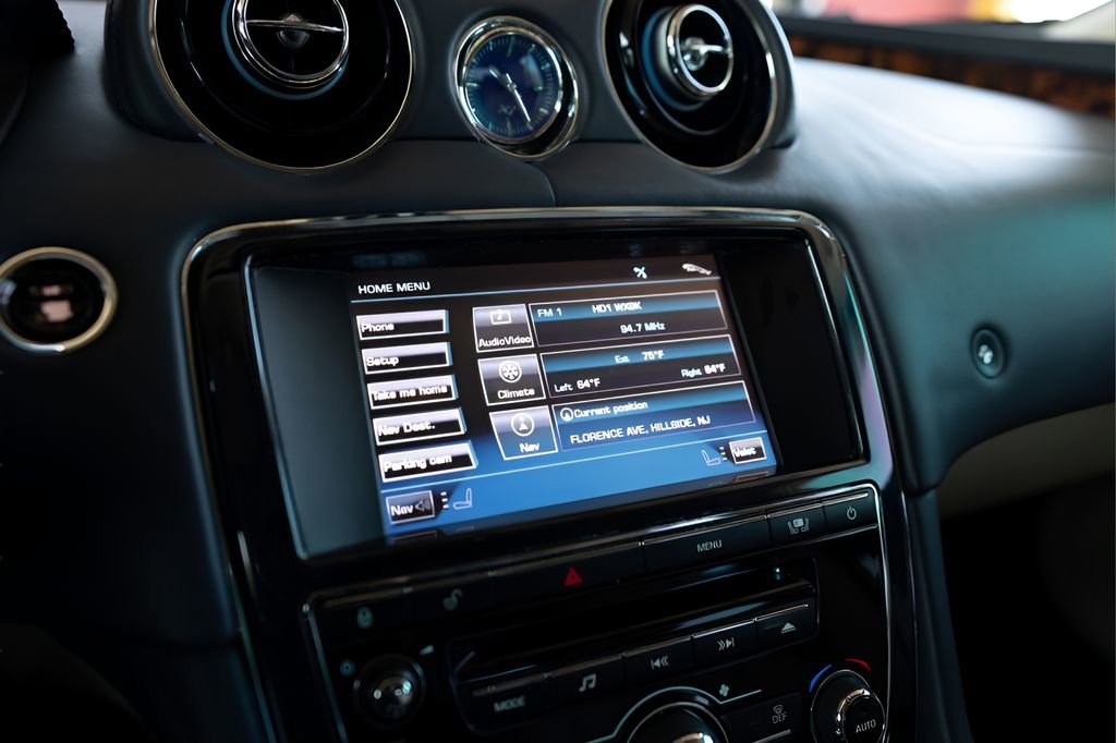 Used 2012 Jaguar XJ L RWD image 23