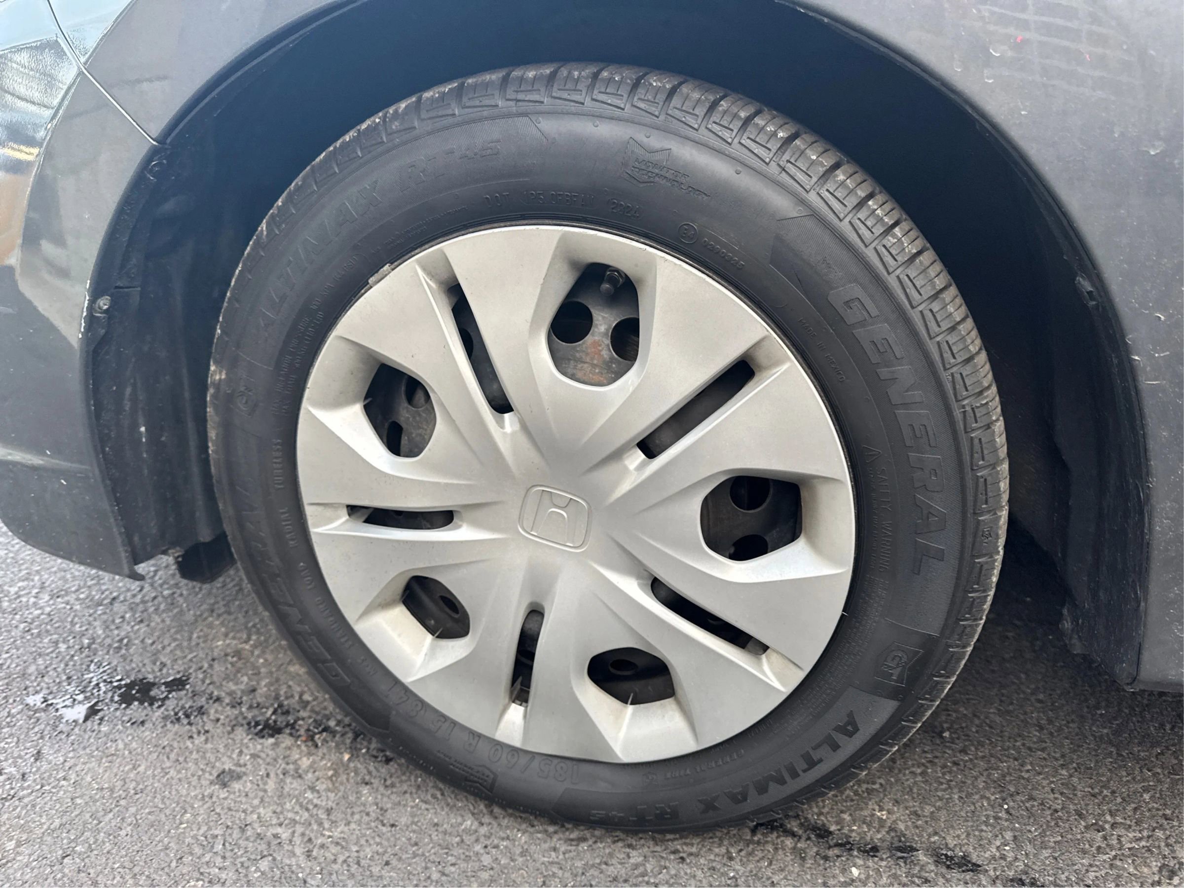 Used 2013 Honda Insight LX image 22