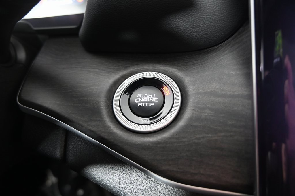 New 2025 Jeep Grand Cherokee Limited w/ Trailer Tow Package image 31