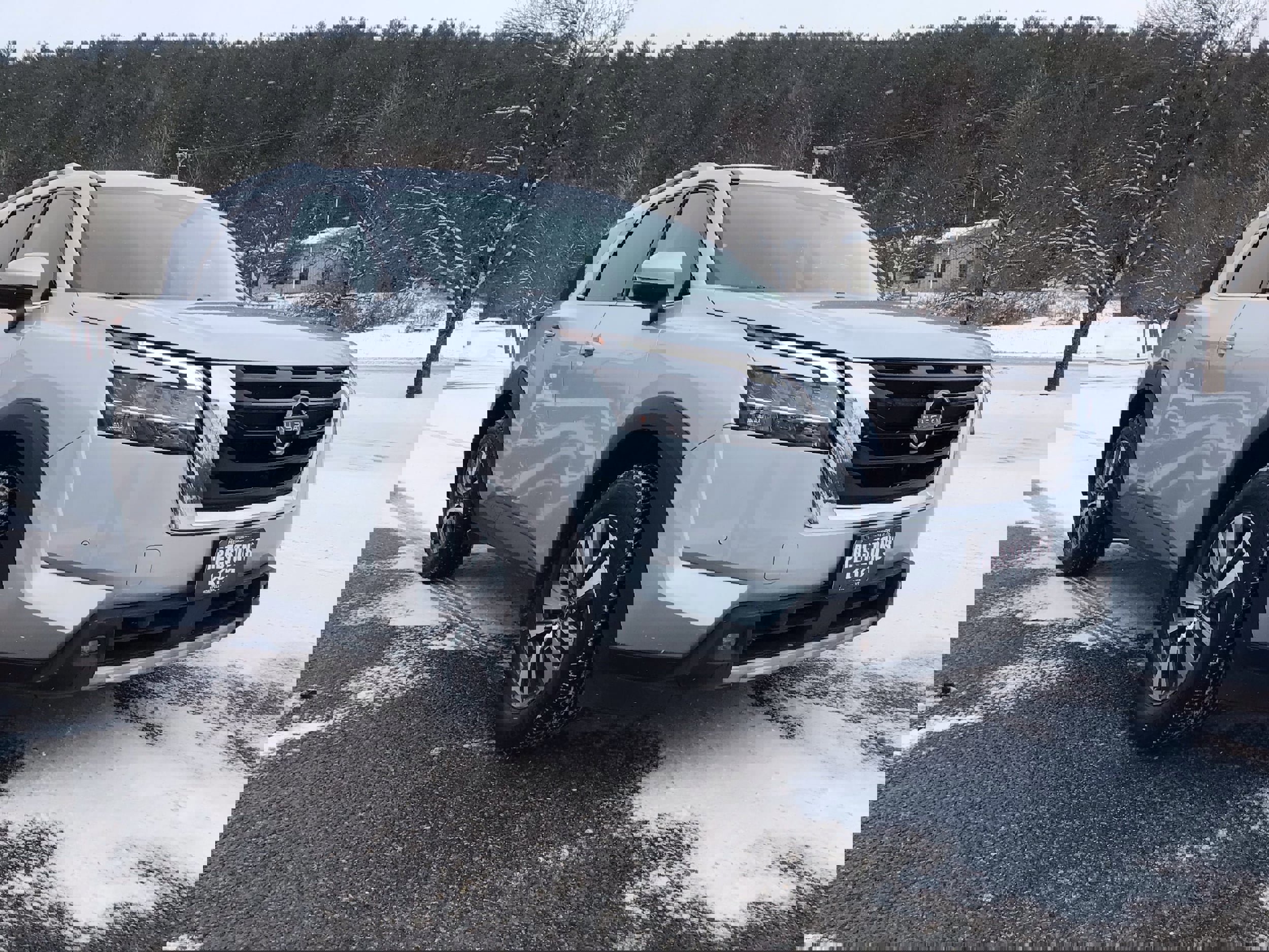 Used 2022 Nissan Pathfinder SL image 1