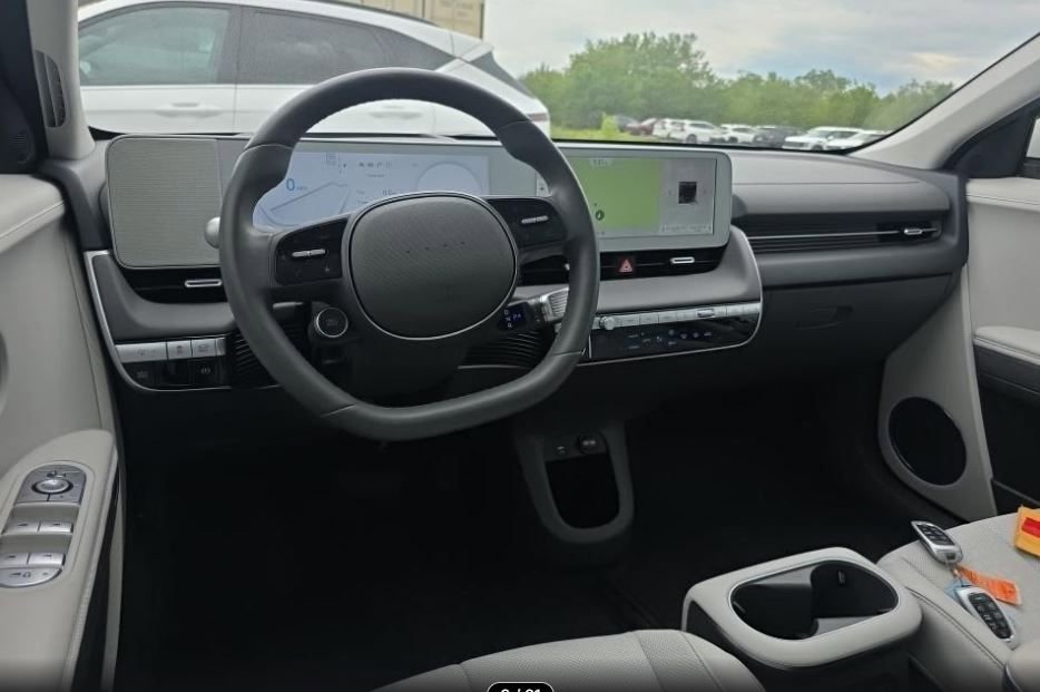 Used 2024 Hyundai Ioniq 5 Limited AWD/4WD image 7