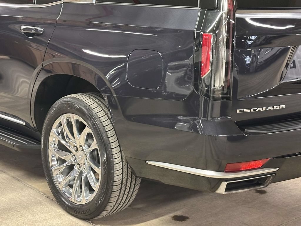 Used 2023 Cadillac Escalade Premium Luxury w/ LPO, Radiant Package AWD/4WD image 10