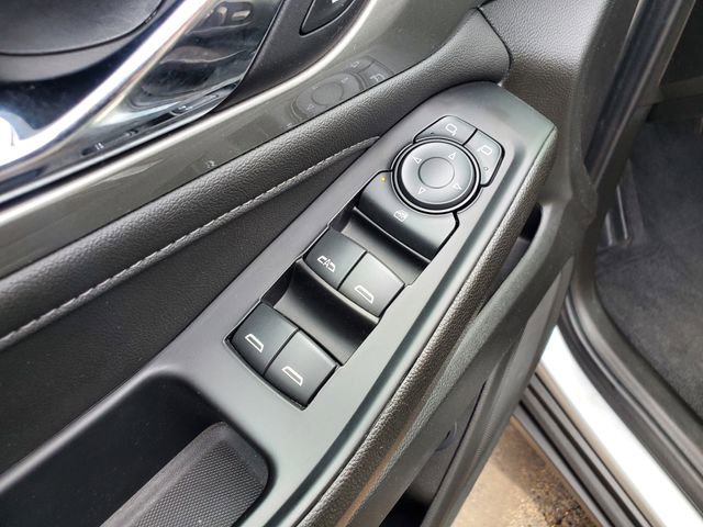 Certified 2023 Chevrolet Traverse LT FWD image 19