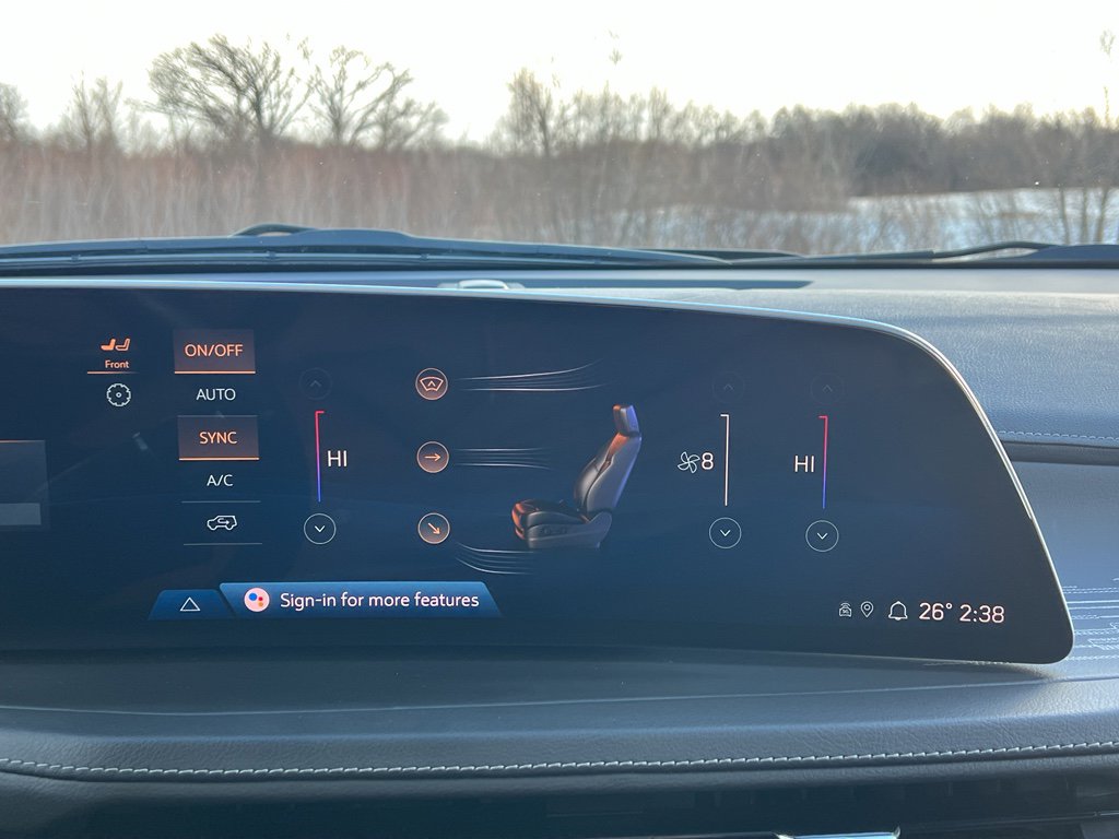 Used 2024 Cadillac XT4 Premium Luxury image 24