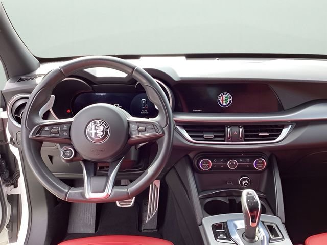 Used 2024 Alfa Romeo Stelvio Veloce image 14