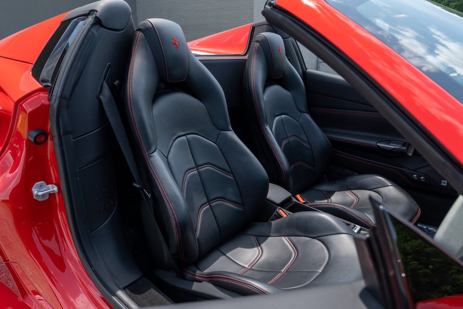 Used 2018 Ferrari 488 Spider RWD image 48