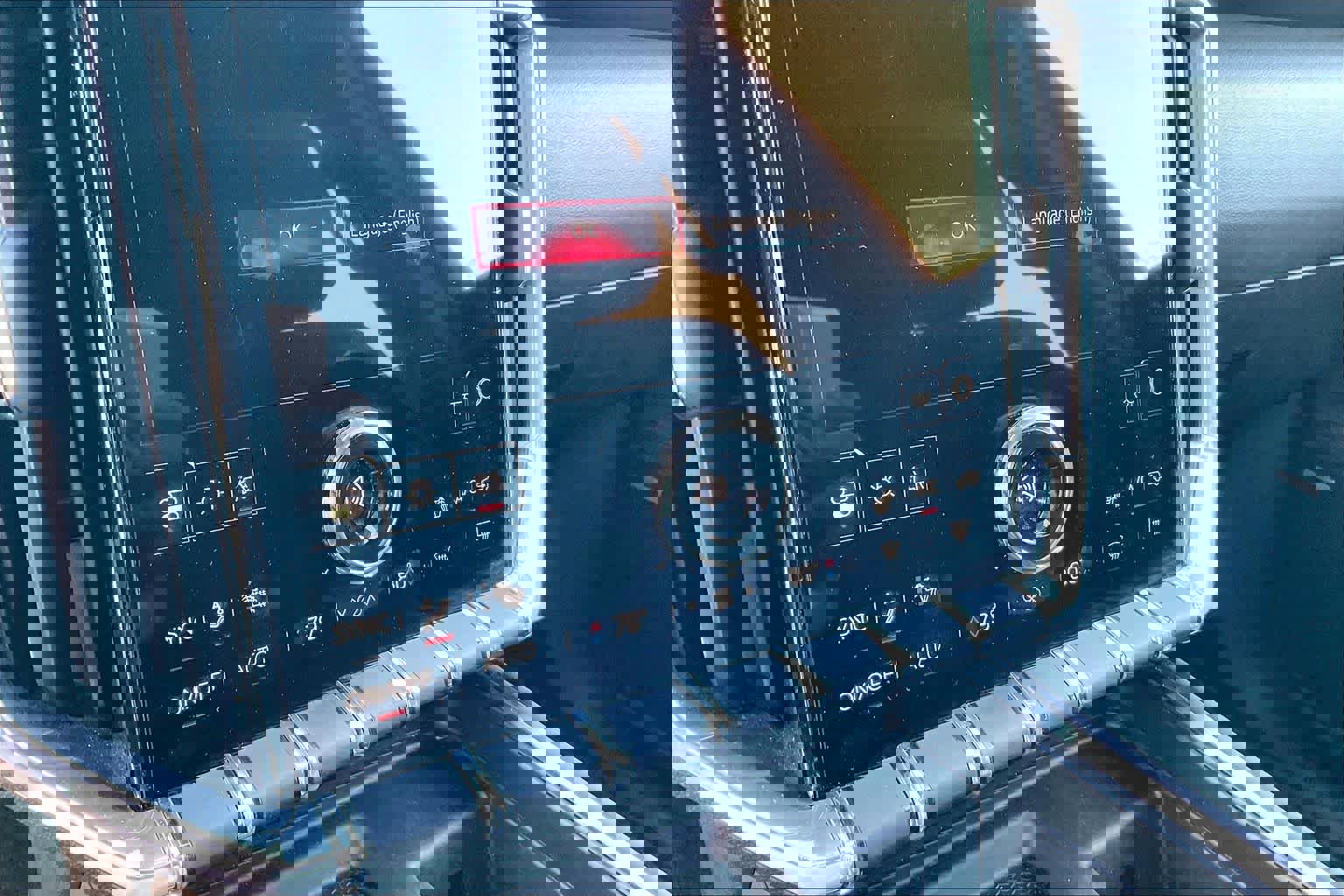 Used 2025 GMC Acadia Elevation image 29