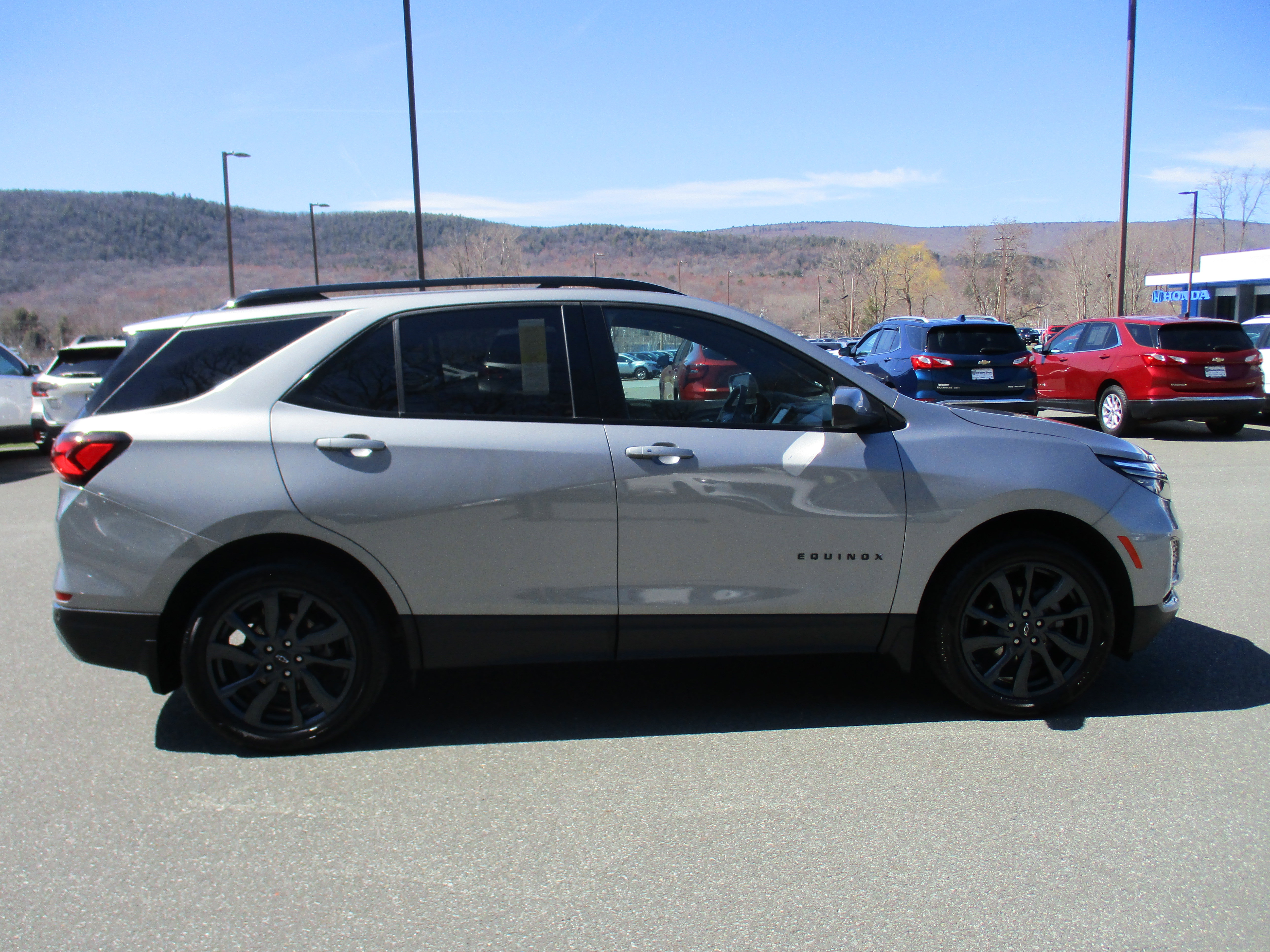 Certified 2023 Chevrolet Equinox RS w/ LPO, Cargo Package AWD/4WD image 4