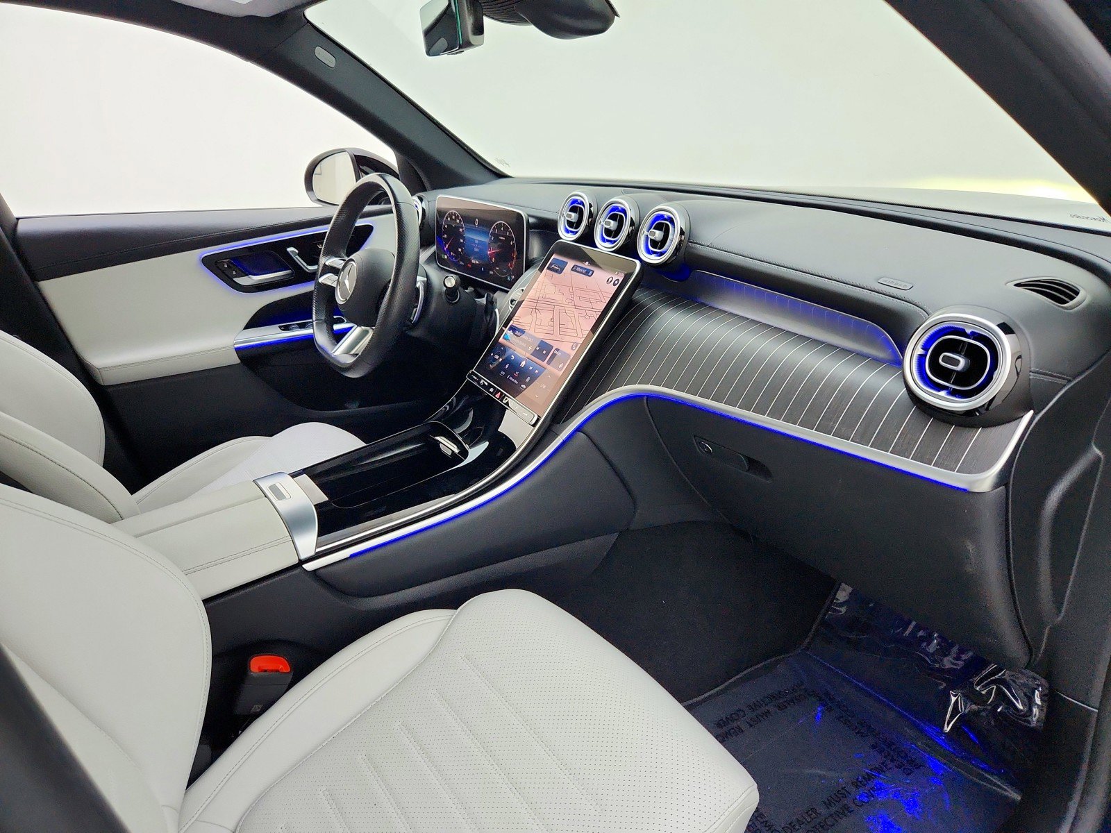 Used 2023 Mercedes-Benz GLC 300 4MATIC image 29