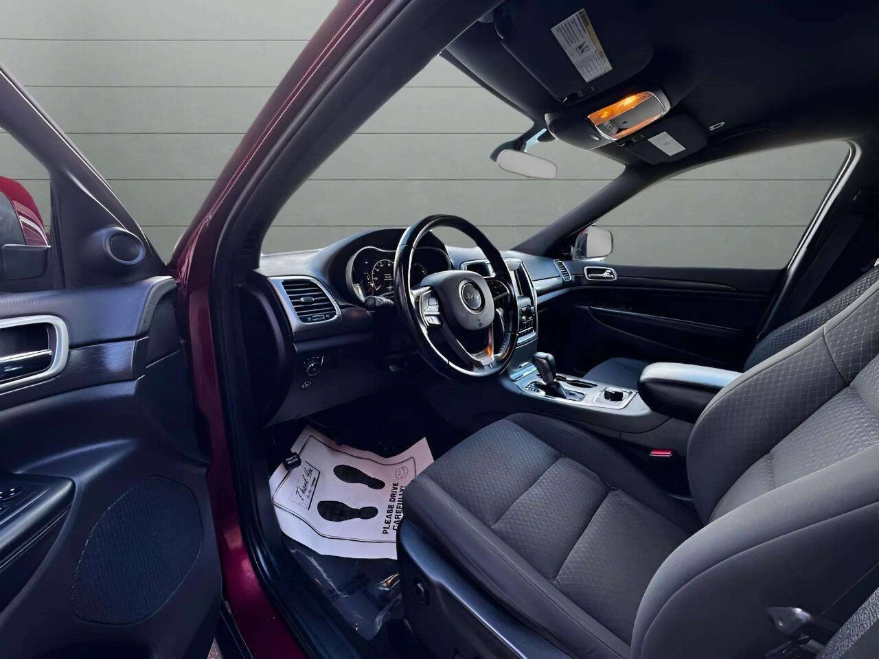 Used 2018 Jeep Grand Cherokee Laredo image 9