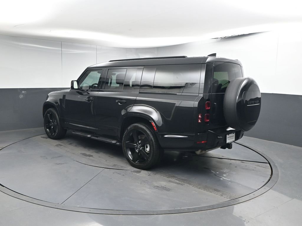 Used 2025 Land Rover Defender 130 X-Dynamic SE AWD/4WD image 3