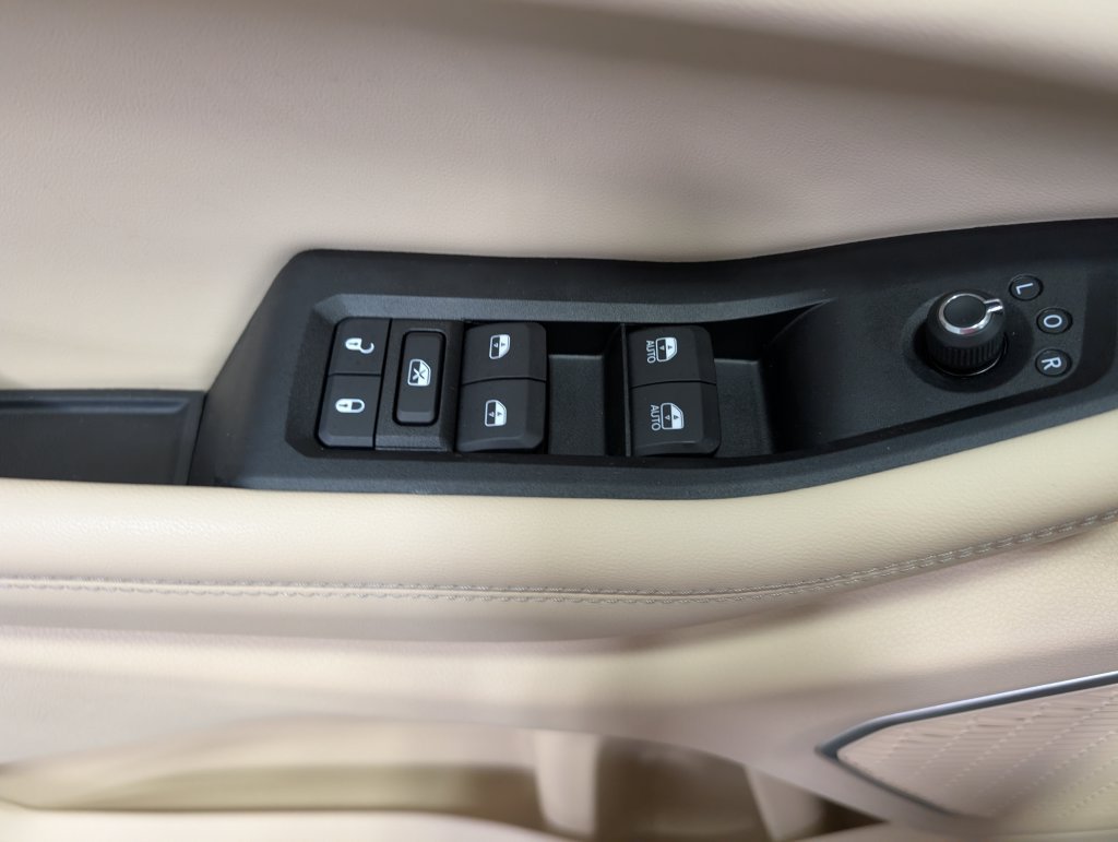 Used 2023 Jeep Grand Cherokee 4WD 4xe w/ Luxury Tech Group II image 14