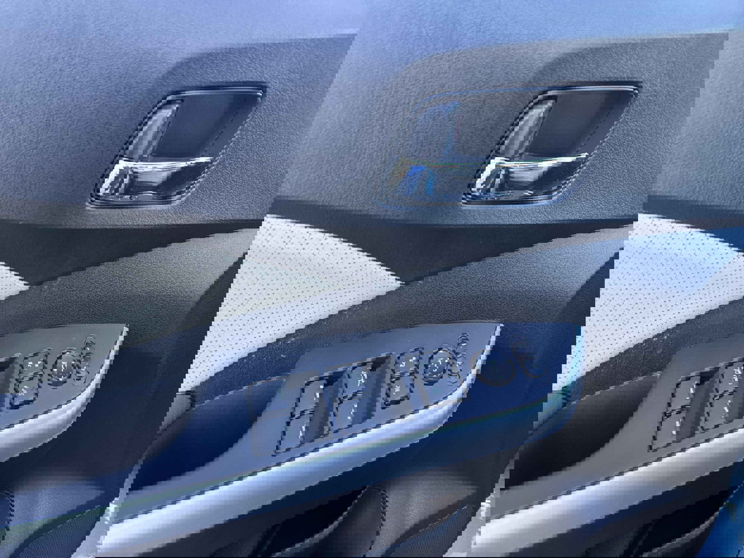 Used 2015 Honda CR-V EX-L image 9