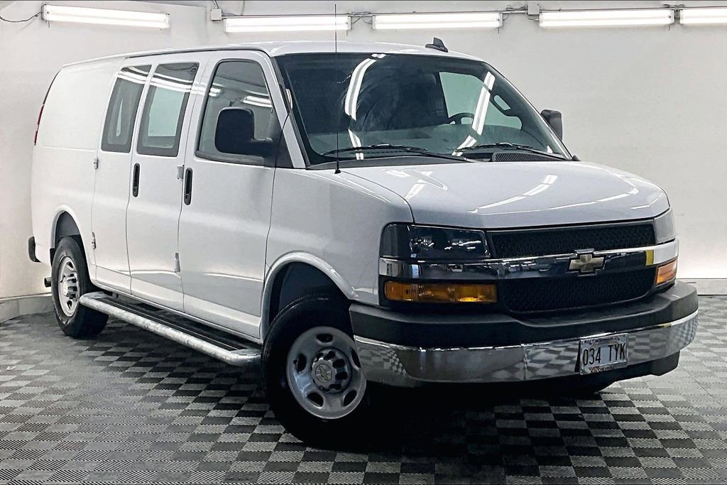 Used 2025 Chevrolet Express 2500 w/ Driver Convenience Package RWD image 9