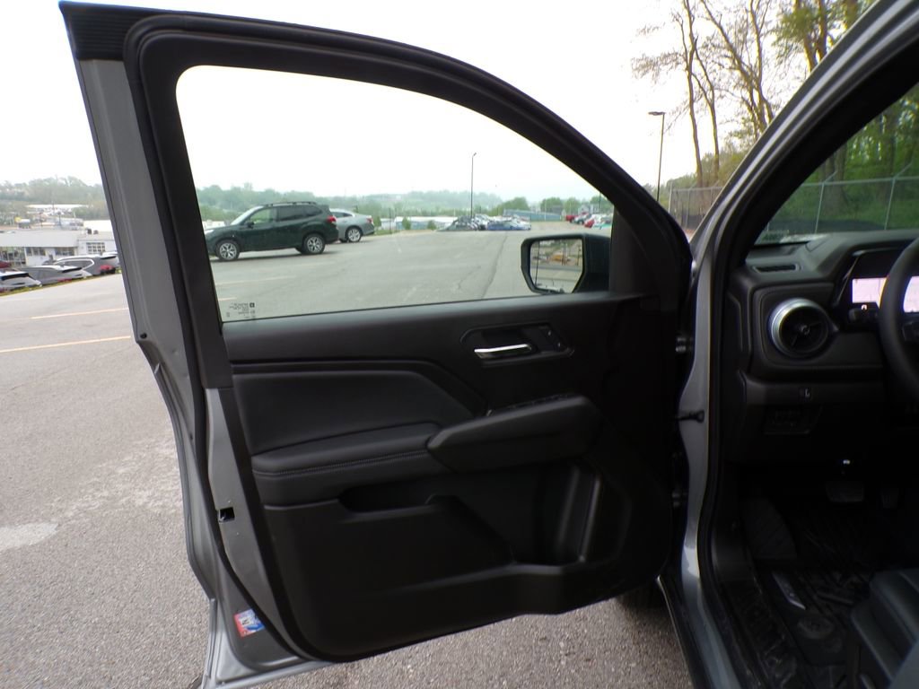 New 2026 Chevrolet Colorado LT w/ LT Convenience Package AWD/4WD image 24