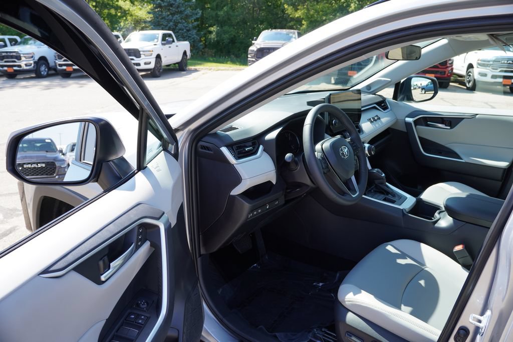 Used 2025 Toyota RAV4 XLE Premium w/ Weather Package AWD/4WD image 16