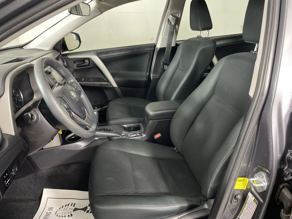 Used 2018 Toyota RAV4 LE w/ Carpet Mat Package image 17