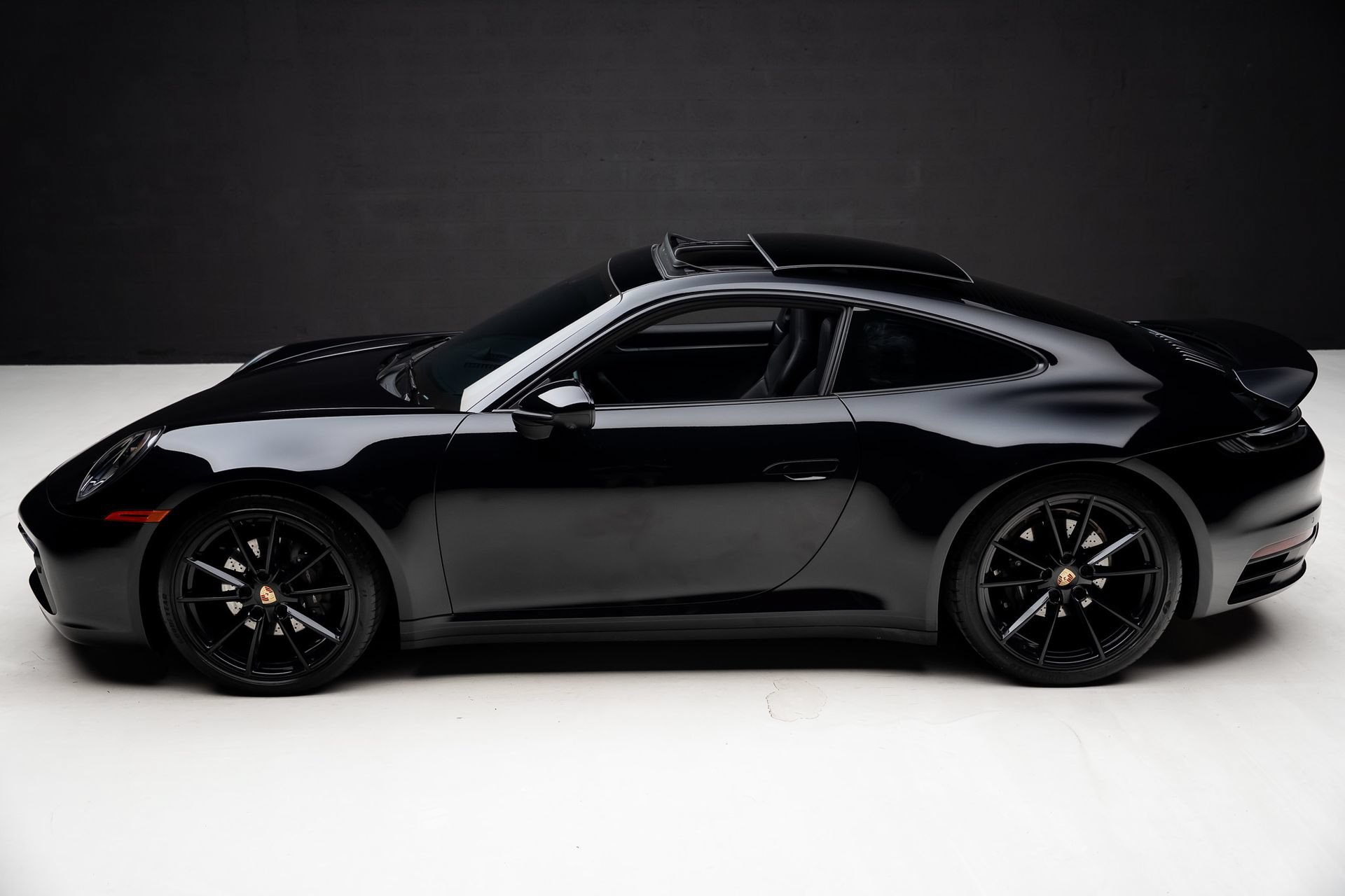 Used 2024 Porsche 911 Carrera 4 AWD/4WD image 16