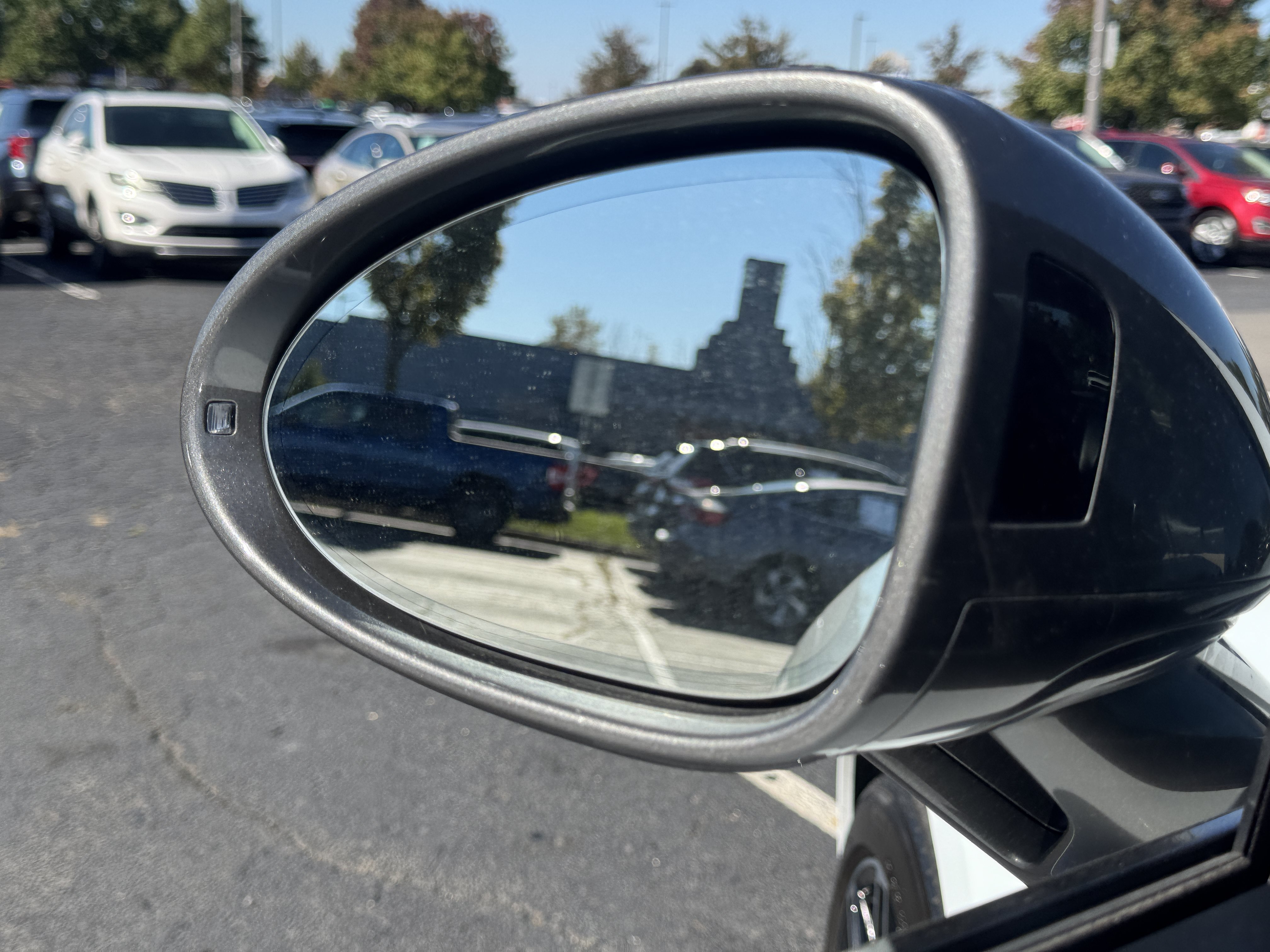 Used 2024 Porsche Macan AWD/4WD image 18